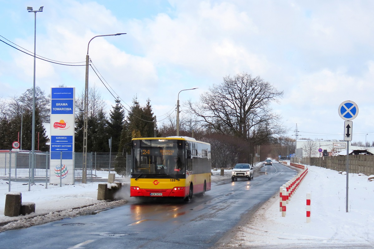 188 (22029)
ZAZ jedzie jako kurs 304 linii numer 24: Grodzisk Maz. Dw. PKP (13:10)-BaranĂłw SzkoĹa (14:00). 
Słowa kluczowe: zima objazd