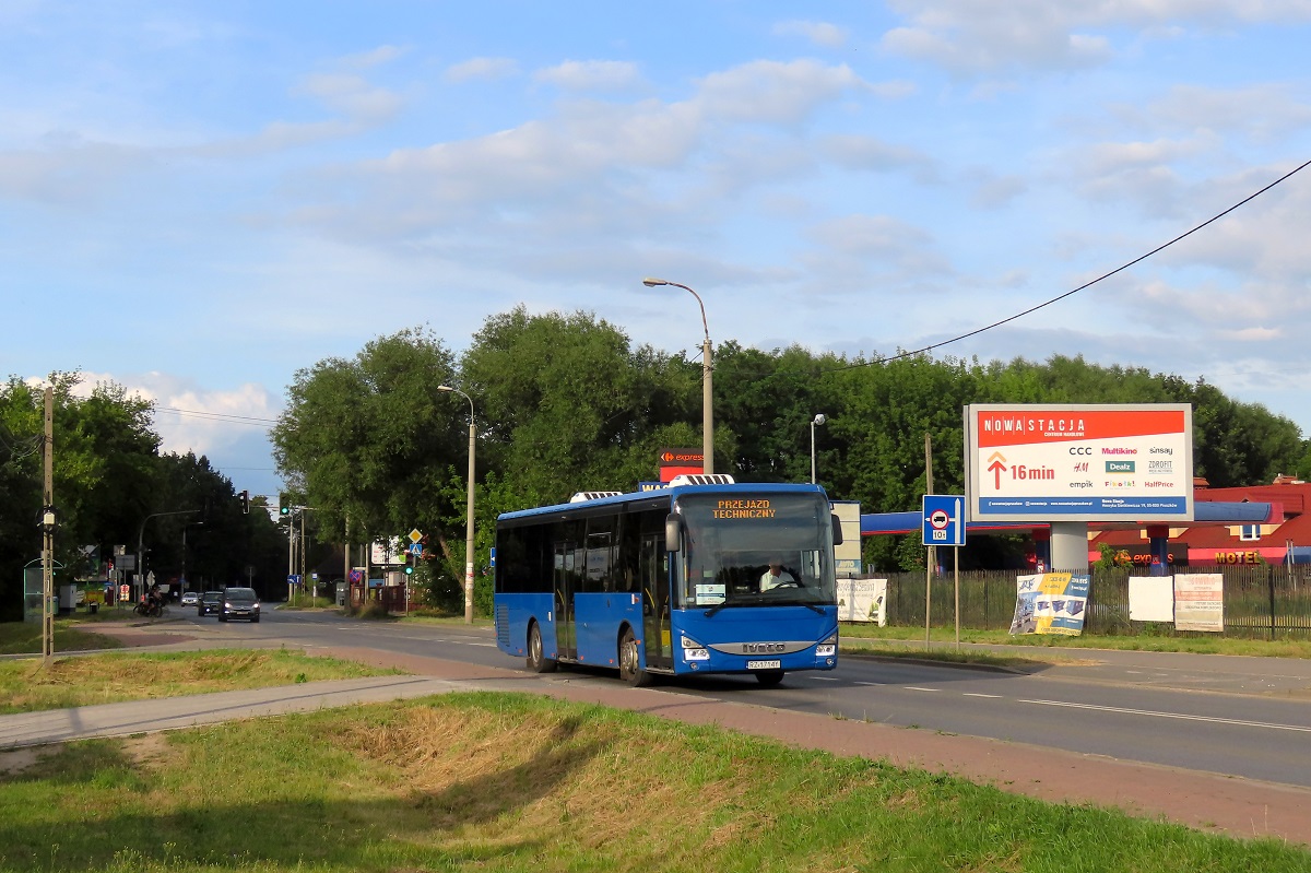 RZ 1714Y
Iveco jedzie jako kurs â5277â linii zastÄpczej ZKA WKD ZA12 â Podkowa LeĹna GĹĂłwna (18:26)-MilanĂłwek GrudĂłw (18:33). 
Słowa kluczowe: ZaWKD