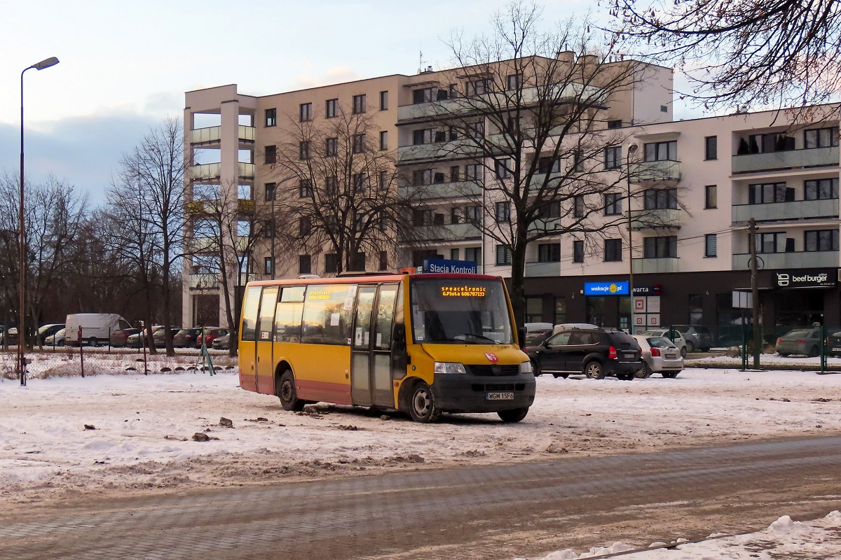 30004
ProCity stoi na parkingu Starostwa w trakcie przerwy pomiÄdzy kursami na linii numer 21 (Grodzisk Mazowiecki-WĹadkĂłw).
Słowa kluczowe: zima