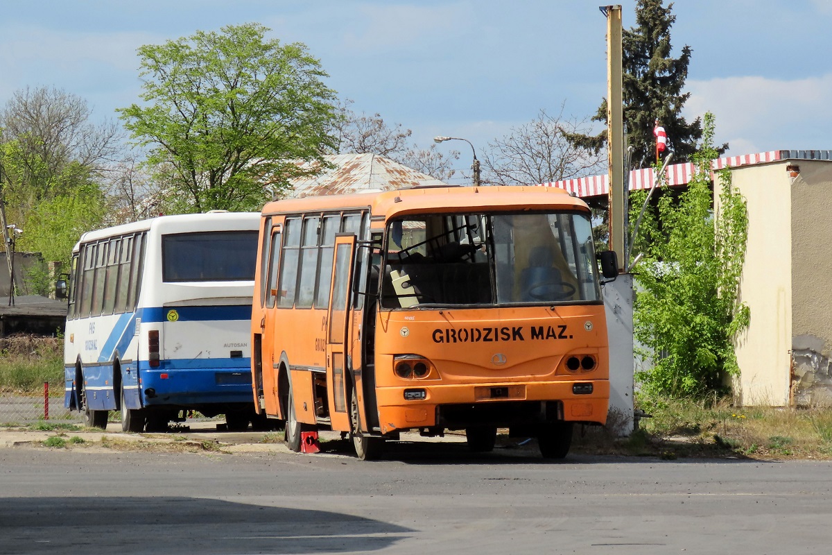 40135
HadziewiÄtki o numerach 40135 i 50786 dogorywajÄ na terenie grodziskiej zajezdni PKS Grodzisk. 
W chwili obecnej grodziska zajezdnia PKS Grodzisk nie posiada juĹź ani jednej czynnej HadziewiÄtki. W PKS Grodzisk pozostaĹy juĹź one jedynie w Ĺźyrardowskim i sochaczewskim oddziale, a takĹźe w spĂłĹkach zaleĹźnych od PKS Grodzisk - w PKS Gostynin i PKS Skierniewice. 
Słowa kluczowe: H9-21