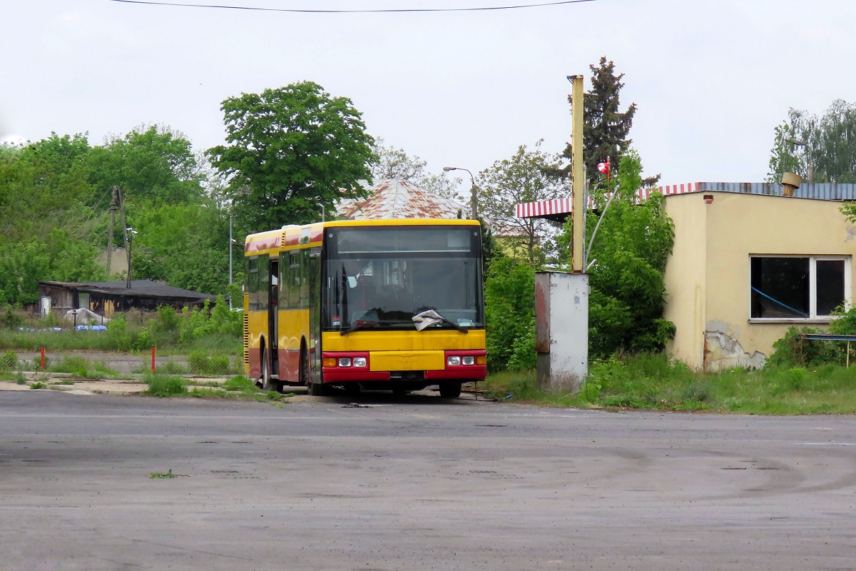 00165
MAN jako magazyn czÄĹci zamiennych stoi na terenie grodziskiej zajezdni PKS Grodzisk.
