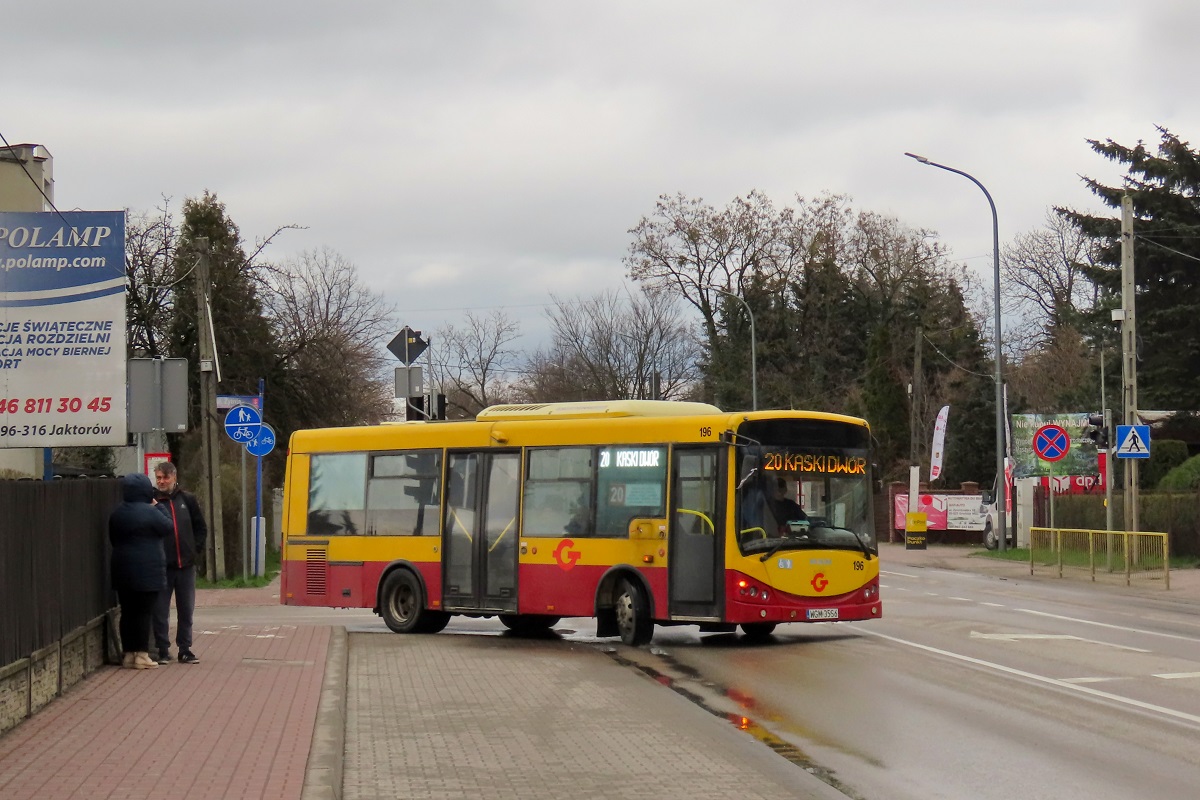 196 (40001)
SanCity jedzie jako kurs 407 linii numer 20: Grodzisk Maz. Szpital (16:00)-Kaski DwĂłr (16:52). Pozdrowienia dla Kierowcy!
WĂłz w ostatnim czasie przeszedĹ lekki lifting w zwiÄzku z koniecznoĹciÄ uzyskania certyfikatu od GPA. W wozie pojawiĹ siÄ boczny wyĹwietlacz, gĹosowy system zapowiedzi czy gniazda USB. 
