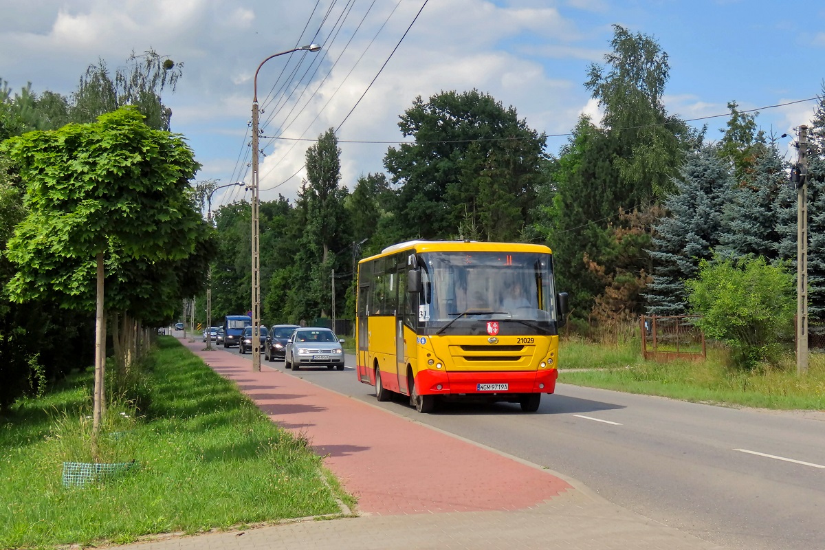 21029
ZAZ jedzie jako kurs â3116â linii numer 31 â Grodzisk Maz. Dw. PKP (14:20)-Petrykozy Trakt KrĂłlewski (15:25)-Grodzisk Maz. Dw. PKP (16:09). 
