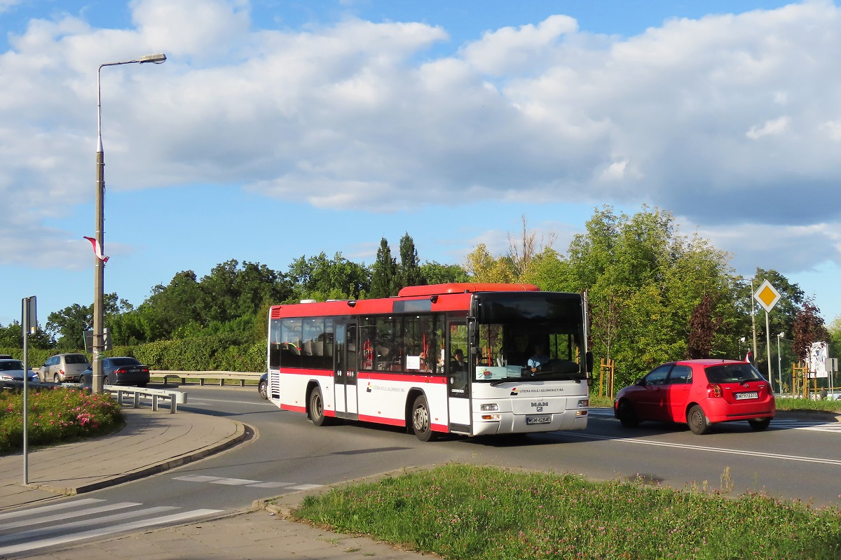 80792
MAN jedzie jako kurs â19277â linii ZKA KM Z1 â Warszawa Zachodnia (16:20)-PruszkĂłw (16:54).
Słowa kluczowe: ZaPociÄg