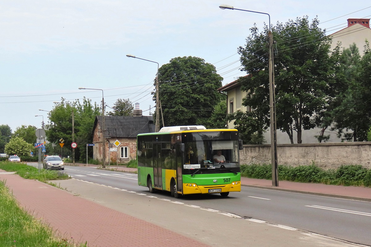 70008
ZAZ jedzie jako kurs linii podmiejskiej â PKP PruszkĂłw (8:05)-Kajetany Centrum SĹuchu (8:33). 
