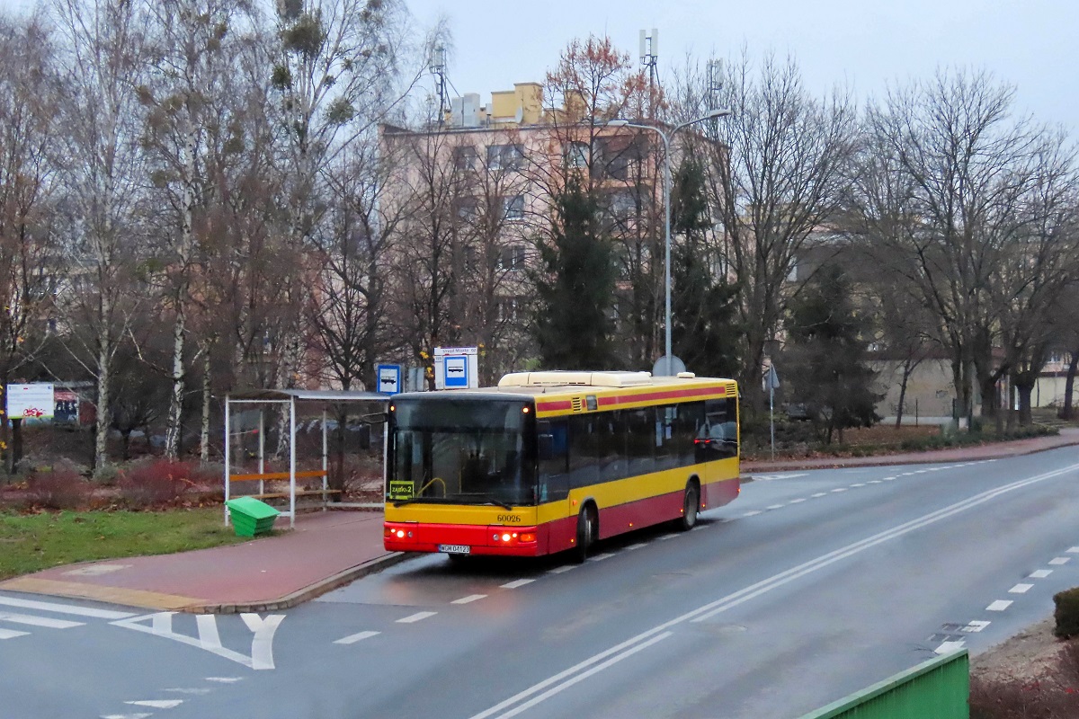 60026
SAM stoi na przystanku âZÄbki UrzÄd Miasta 02â jako kurs linii numer Z2 â CH Marki (7:40)-Warszawa RembertĂłw Ratusz (8:11)-CH Marki (8:48). 
