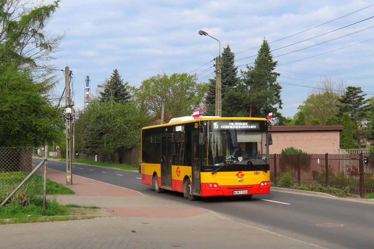 181 (70008)
ZAZ jedzie jako kurs 104 linii numer 15: MilanĂłwek Kazimierzowska WKD (7:15)-Grodzisk Maz. Zachodnia (7:44)-MilanĂłwek Kazimierzowska WKD (8:12). 
