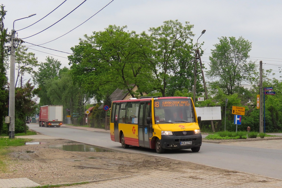 141 (70018)
ProCity jedzie jako kurs 115 linii numer 18: Grodzisk Maz. Traugutta PKP (14:45)-MilanĂłwek KrĂłlewska (15:12)-Grodzisk Maz. Traugutta PKP (15:39). 
