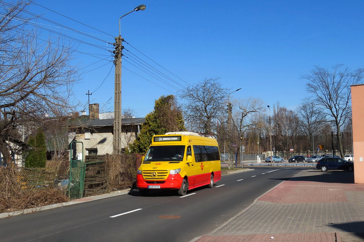 107 (22008)
Sprinter jedzie jako kurs â307â linii numer 24 â Grodzisk Maz. Dw. PKP (13:10)-BaranĂłw SzkoĹa (14:00). 
