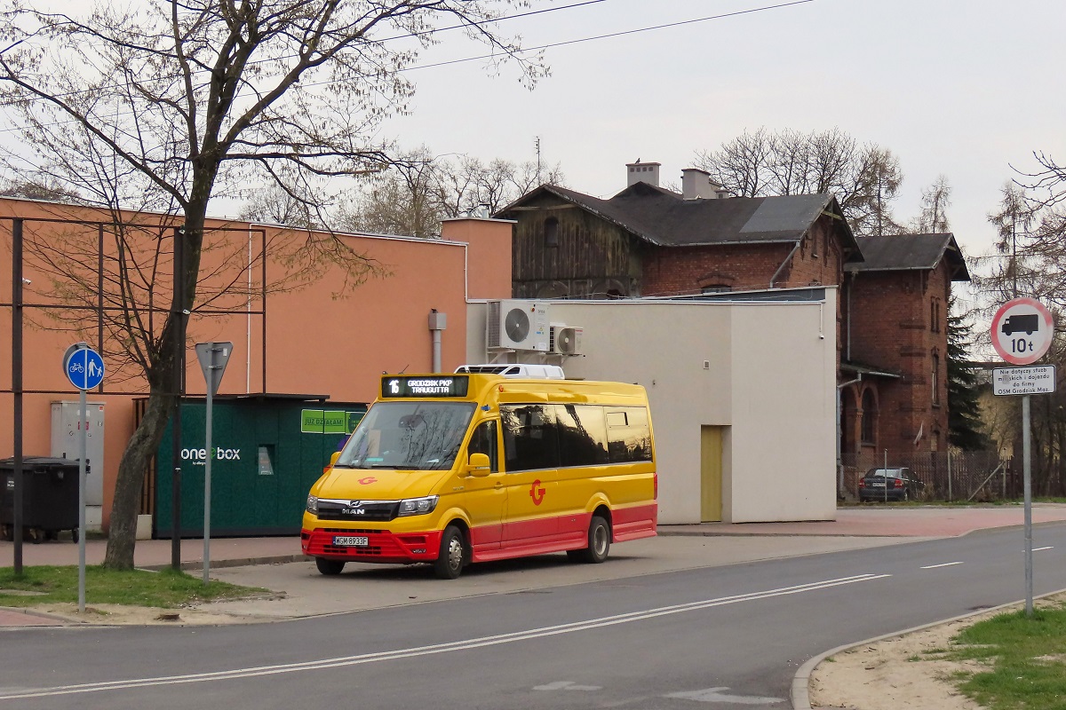 22007
MAN stoi na przystanku âGrodzisk Maz. Traugutta 01â jako kurs â210â linii numer 16 â Grodzisk Maz. Szpital (15:35)-Grodzisk Maz. Traugutta KĹadka (16:53). 
