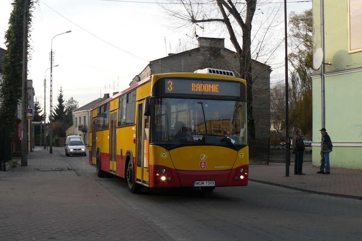 40131
Jelcz wykonuje kurs linii nr 3 do RadoĹ. 
