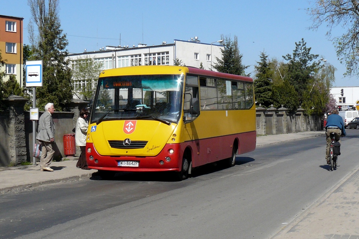 70106
Solina stoi na przystanku "Grodzisk RadoĹska Cmentarz 02" w obsĹudze kursu linii numer 2 do Marynina. 
