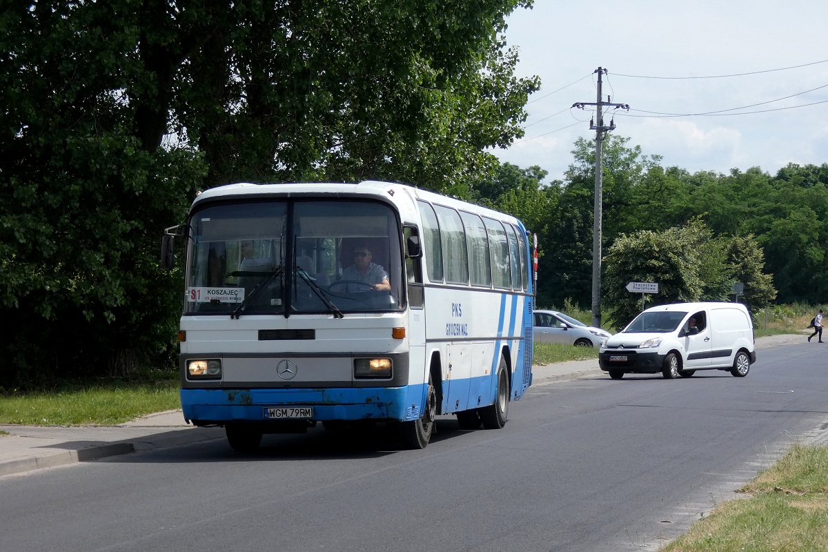 70101
Bundeswehra jedzie w obsĹudze kursu linii S1 w relacji Sochaczew d.a./PKP/Sienkiewicza (13:45)-Dachowa (13:51). 
W nawiÄzaniu do poprzedniego zdjÄcia z Sochaczewa - 50 % wozĂłw (a na moje oko i wiÄcej) obsĹugujÄcych linie "S" nadal moĹźe byÄ wysokopodĹogowe i nie pierwszej mĹodoĹci. 
