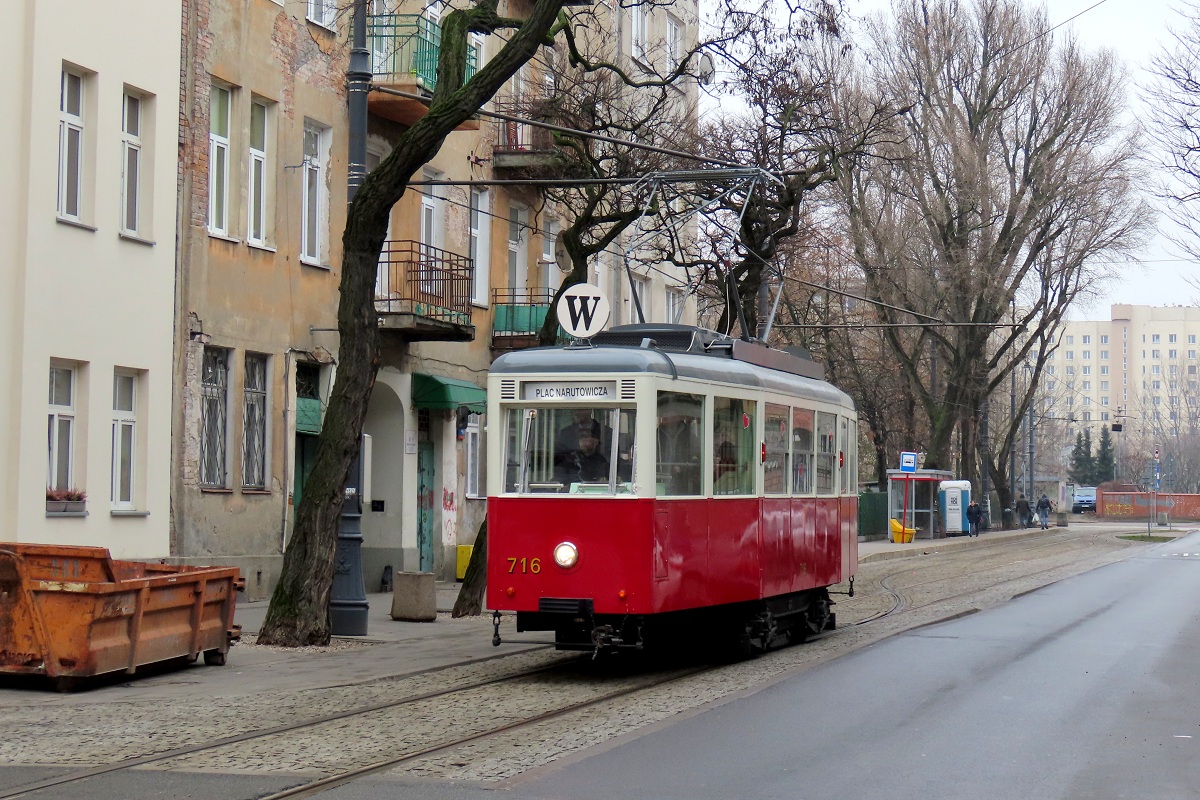 716
N-ka rozpoczÄĹa wykonywaÄ kurs linii specjalnej W w relacji Czynszowa (12:35)-Plac Narutowicza (13:01). 
Słowa kluczowe: Walentynki