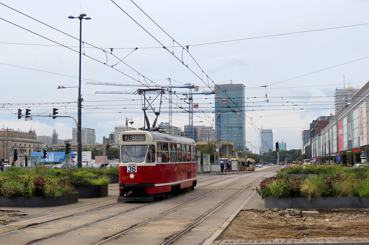 407
ParĂłwka jedzie jako kurs linii numer 36 â Metro Marymont (15:32)-Plac Narutowicza (16:06). 
