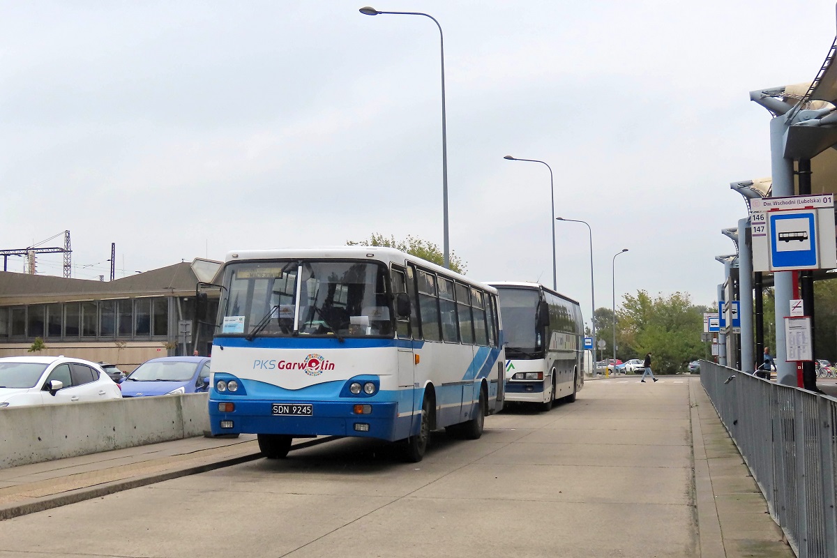 7001
HadziewiÄtka oczekuje na godzinÄ odjazdu jako kurs linii podmiejskiej â Warszawa Dw. Wschodni-Lubelska (11:45)-Maciejowice Rynek (13:38). 
Słowa kluczowe: H9-21