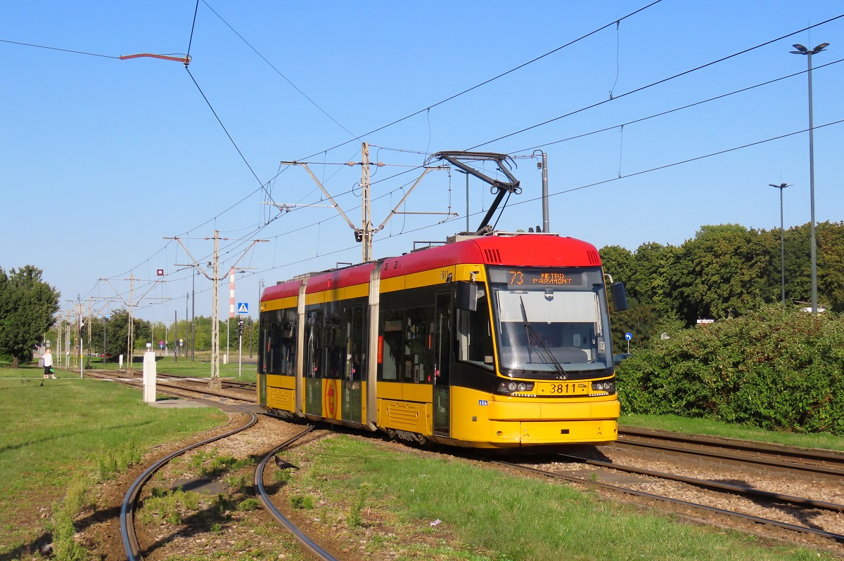 3811
Jazz jedzie jako kurs linii numer 73: KawÄczyĹska Bazylika (17:22)-Metro Marymont (17:57).
