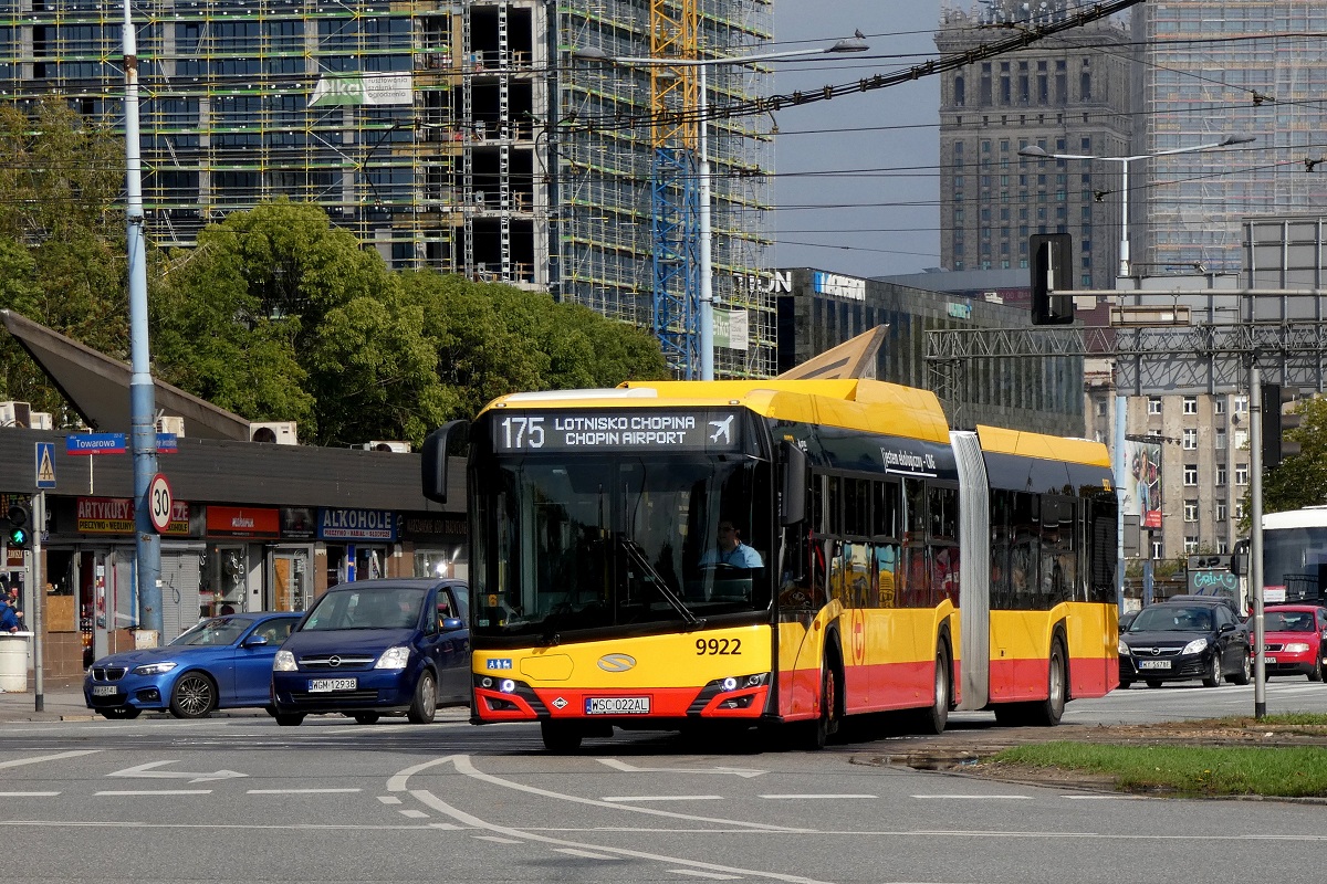 9922
Solaris wykonuje opĂłĹşniony o ok. 10 minut kurs linii numer 175 w relacji Plac PiĹsudskiego (13:24)-Terminal Autokarowy (13:58). 
