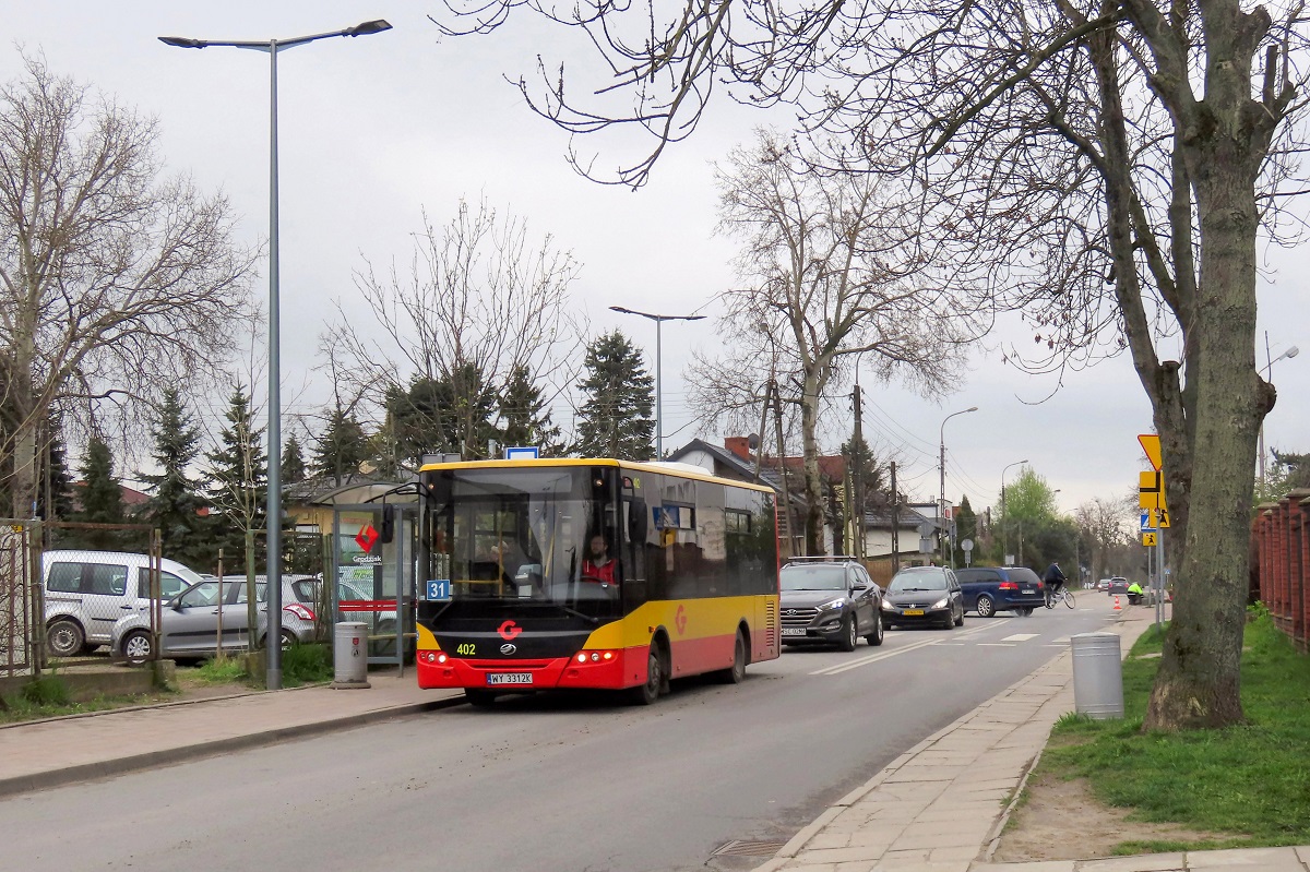 402
ZAZ stoi na przystanku âGrodzisk Maz. Daleka 01â jako kurs â117/219â linii numer 31 â Grodzisk Maz. Dw. PKP (12:15)-Petrykozy Trakt KrĂłlewski (13:23)-Grodzisk Maz. Dw. PKP (14:14). 
