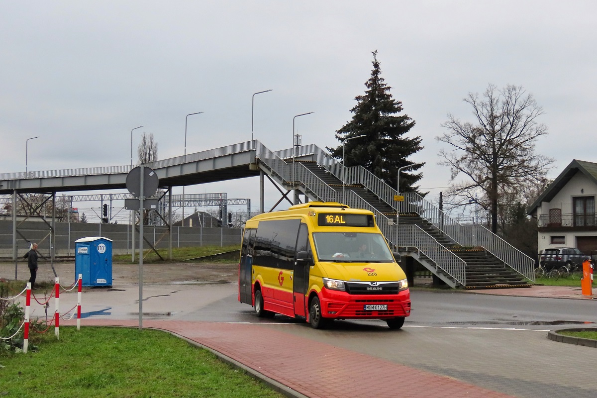 220
MAN rozpoczyna wykonywaÄ kurs â305â linii numer 16 â Grodzisk Maz. Traugutta PKP (11:13)-Grodzisk Maz. Szpital (12:34). 
