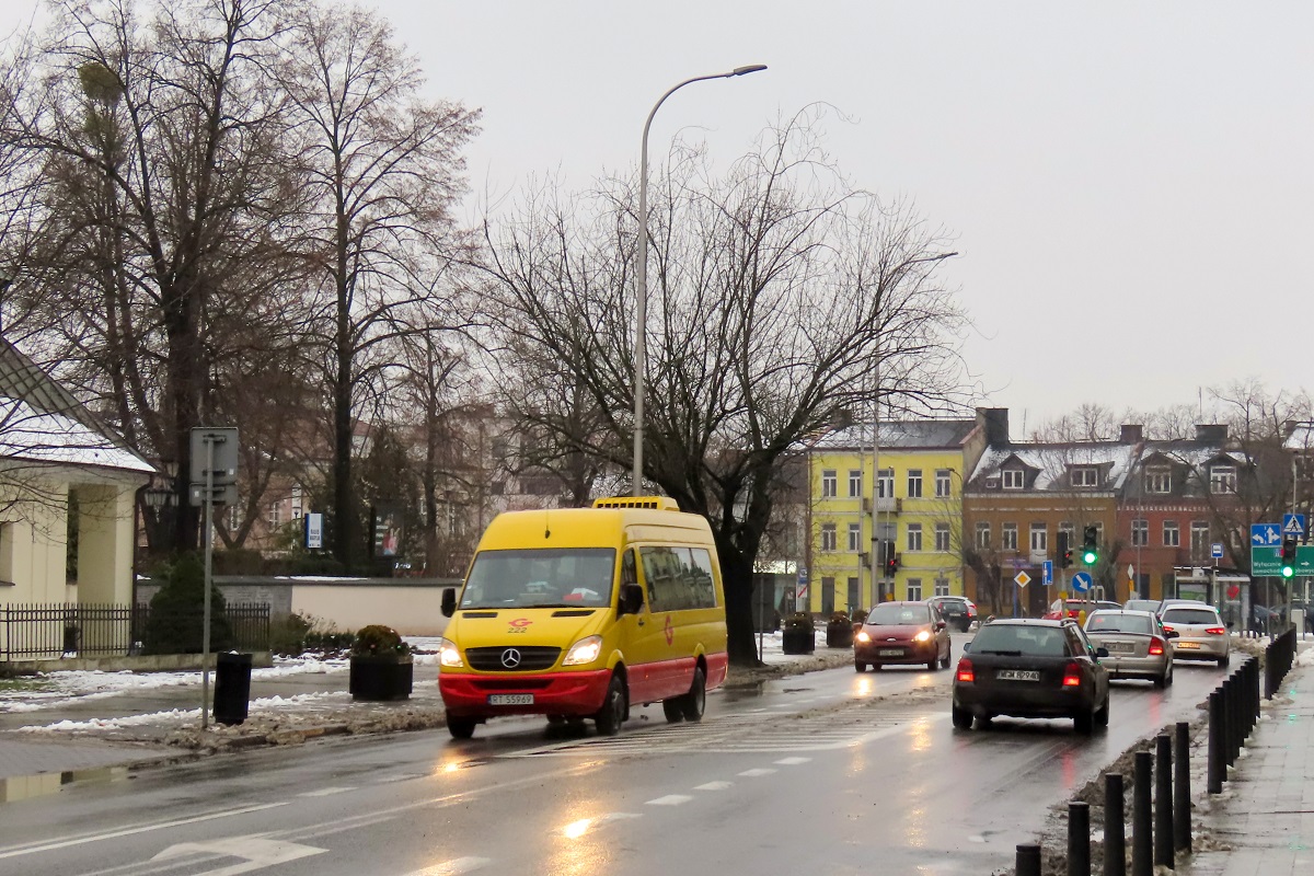 222
Sprinter jedzie przejazdem technicznym w stronÄ Os. Kopernika. 
