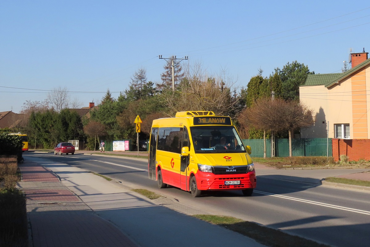 227
MAN jedzie jako kurs 209/109 linii numer 31: Grodzisk Maz. Dw. PKP (7:15)-Petrykozy Trakt KrĂłlewski (8:10)-MilanĂłwek Krakowska PKP (9:27). 
