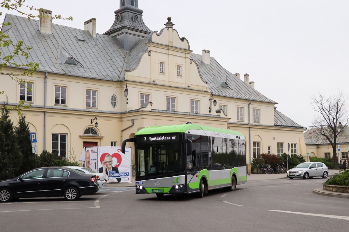23000
Solaris jedzie jako kurs 4726 linii numer 7: ĹťyrardĂłw Ĺťeromskiego/PoznaĹska (6:50)-ĹťyrardĂłw SpĂłĹdzielcza (7:20).
