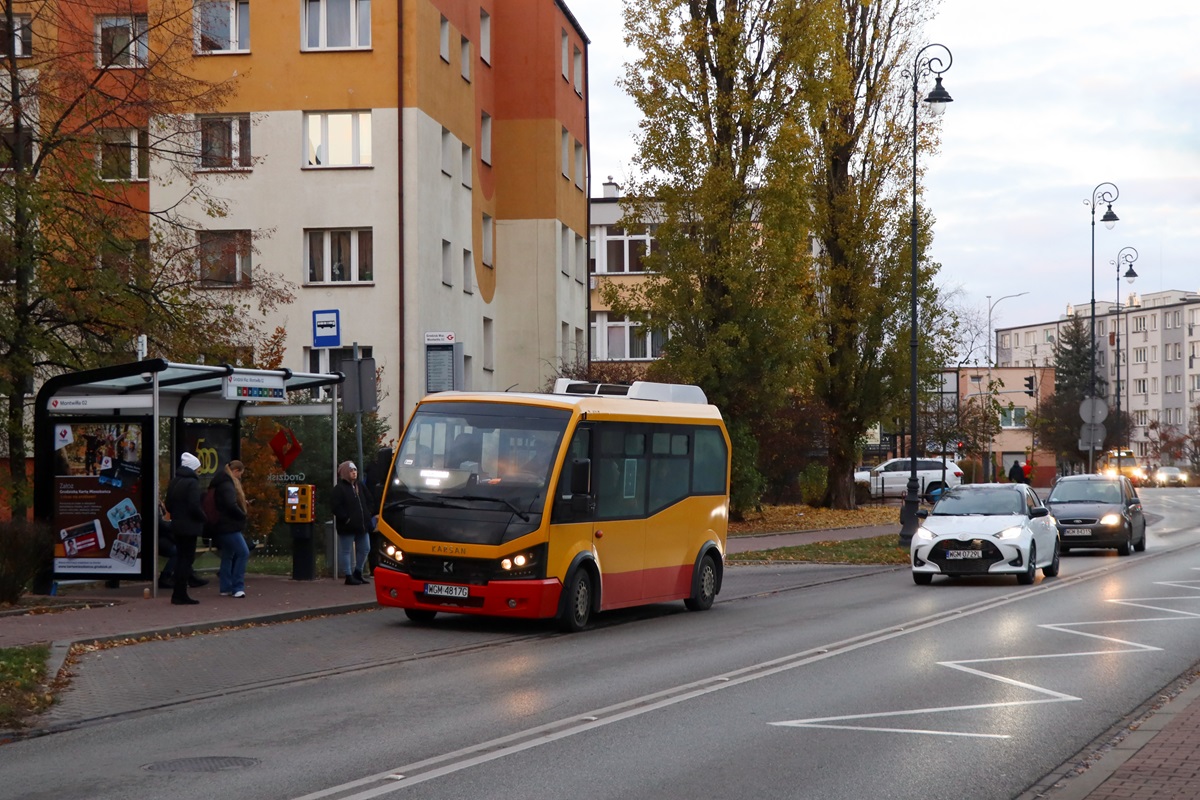 22061
Karsan zatrzymuje siÄ na przystanku âGrodzisk Maz. MontwiĹĹa 02â jako kurs 2412 linii podmiejskiej: Grodzisk Maz. Dw. PKP (15:20)-MszczonĂłw Rynek (16:00). 
