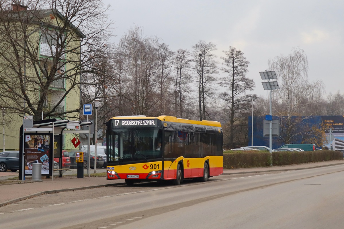 901 (24081)
Solaris stoi na przystanku âGrodzisk Maz. Teligi 01â jako kurs linii numer 17: OtrÄbusy WKD (13:21)-Grodzisk Maz. Szpital (14:20). Pozdrowienia dla Kierowcy! 

