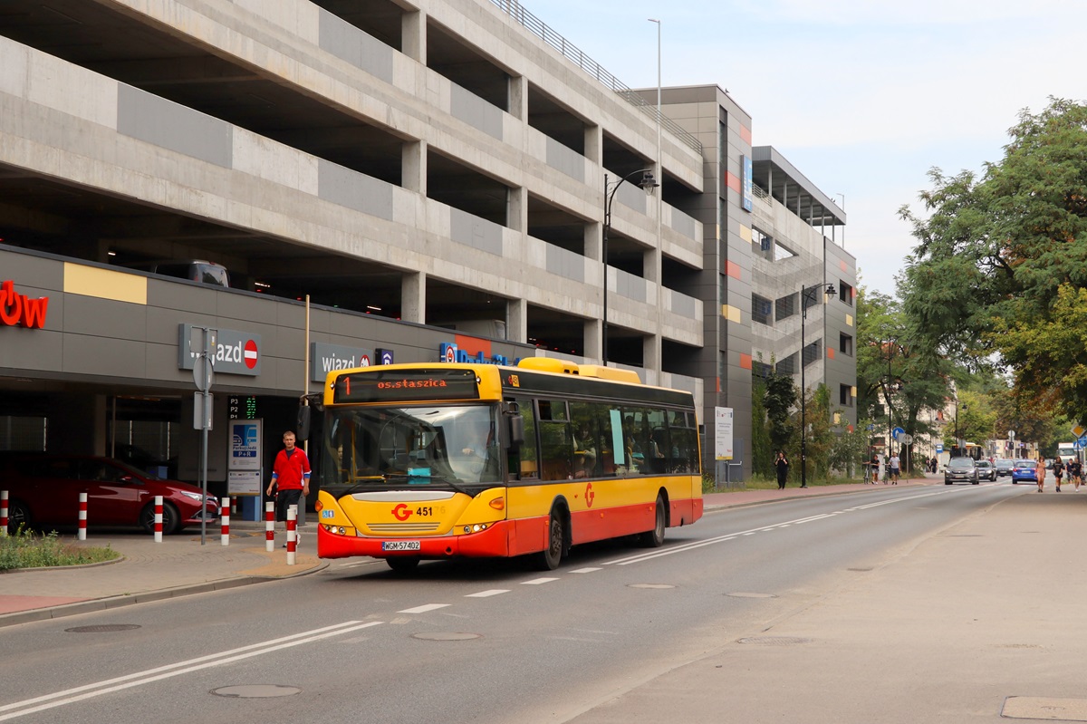 80276 (451)
Scania jedzie jako kurs linii numer 1: PKP PruszkĂłw (16:35)-PruszkĂłw Os. Staszica Plantowa (16:43). 
Słowa kluczowe: DziwadĹo