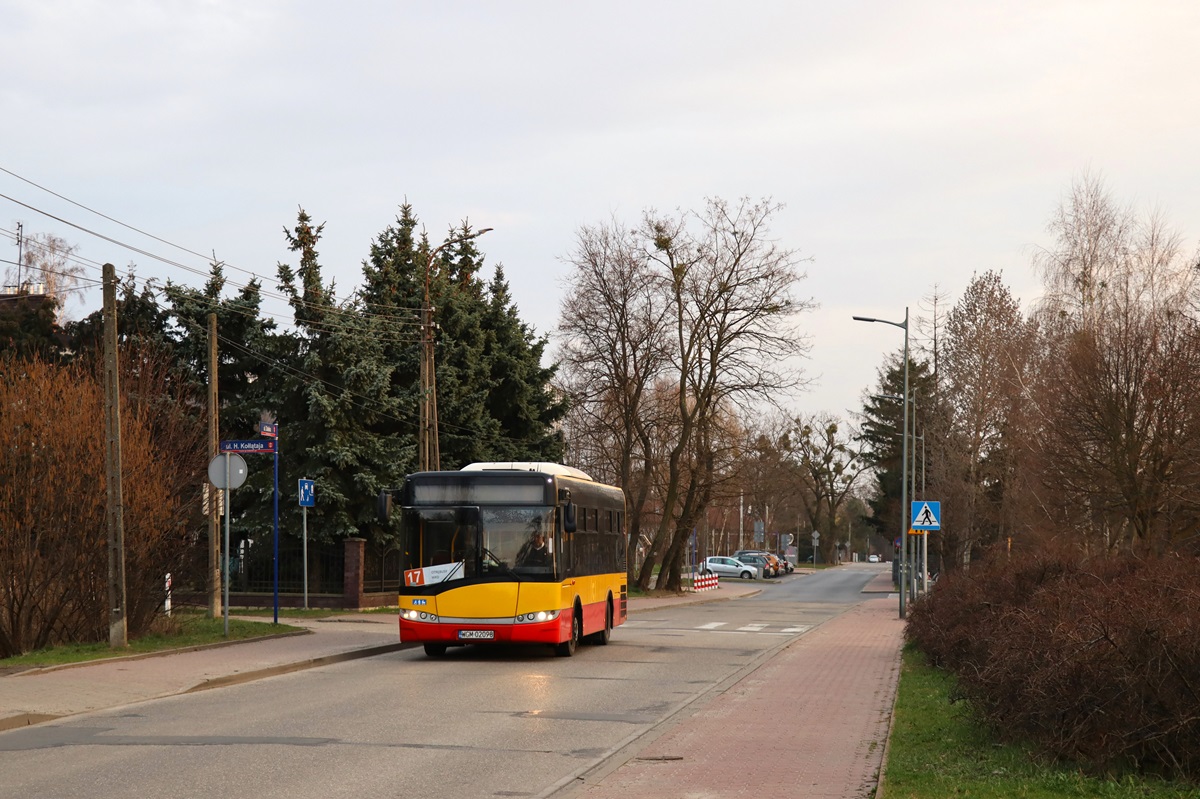 24017 [ex. 9239]
Solaris jedzie jako kurs linii numer 17: Grodzisk Maz. Szpital (16:50)-OtrÄbusy WKD (17:40). Pozdrowienia dla Kierowcy! 
