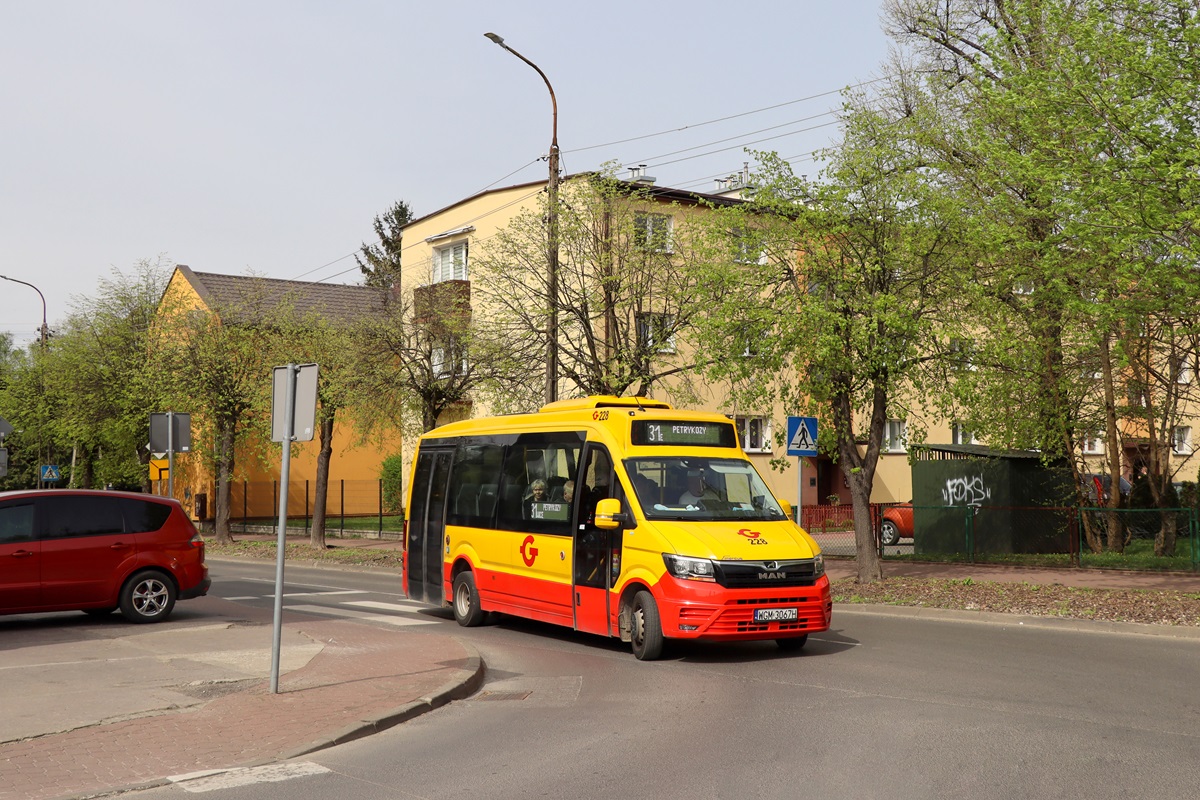 228
MAN jedzie jako kurs linii numer 31: Grodzisk Maz. Dw. PKP (11:17)-Petrykozy Trakt KrĂłlewski (12:15).
