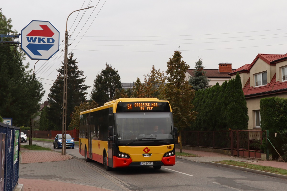 255
Citea jedzie jako kurs linii numer 54: SzczÄsne SzkoĹa (11:35)-Grodzisk Maz. Dw. PKP (11:49). Pozdrowienia dla Kierowcy! 
