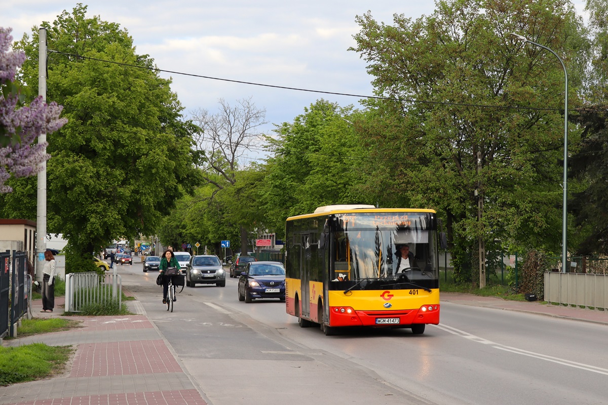 401 (80405)
ZAZ jedzie przejazdem technicznym z pruszkowskiej do grodziskiej zajezdni PKS Grodzisk. 
