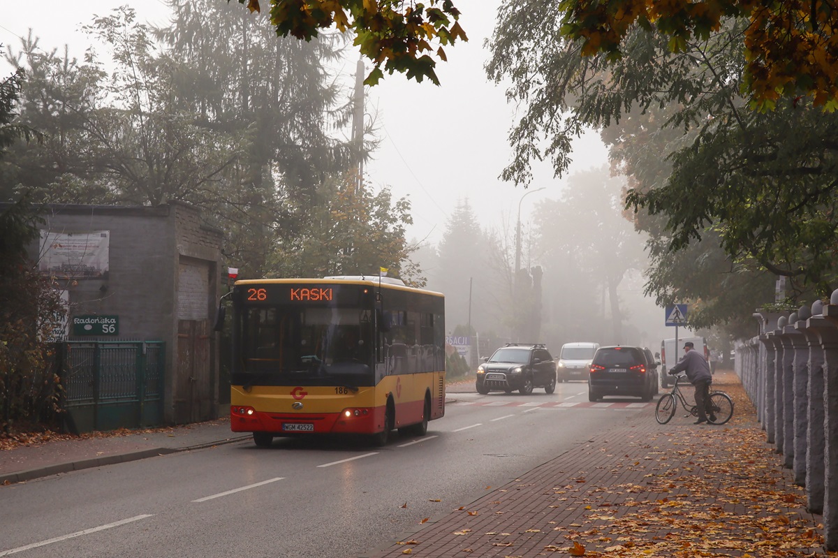 186 (22032)
ZAZ jedzie jako kurs linii numer 26: Grodzisk Maz. Szpital (9:05)-Kaski (10:06). Pozdrowienia dla Kierowcy! 
Słowa kluczowe: JesieĹ