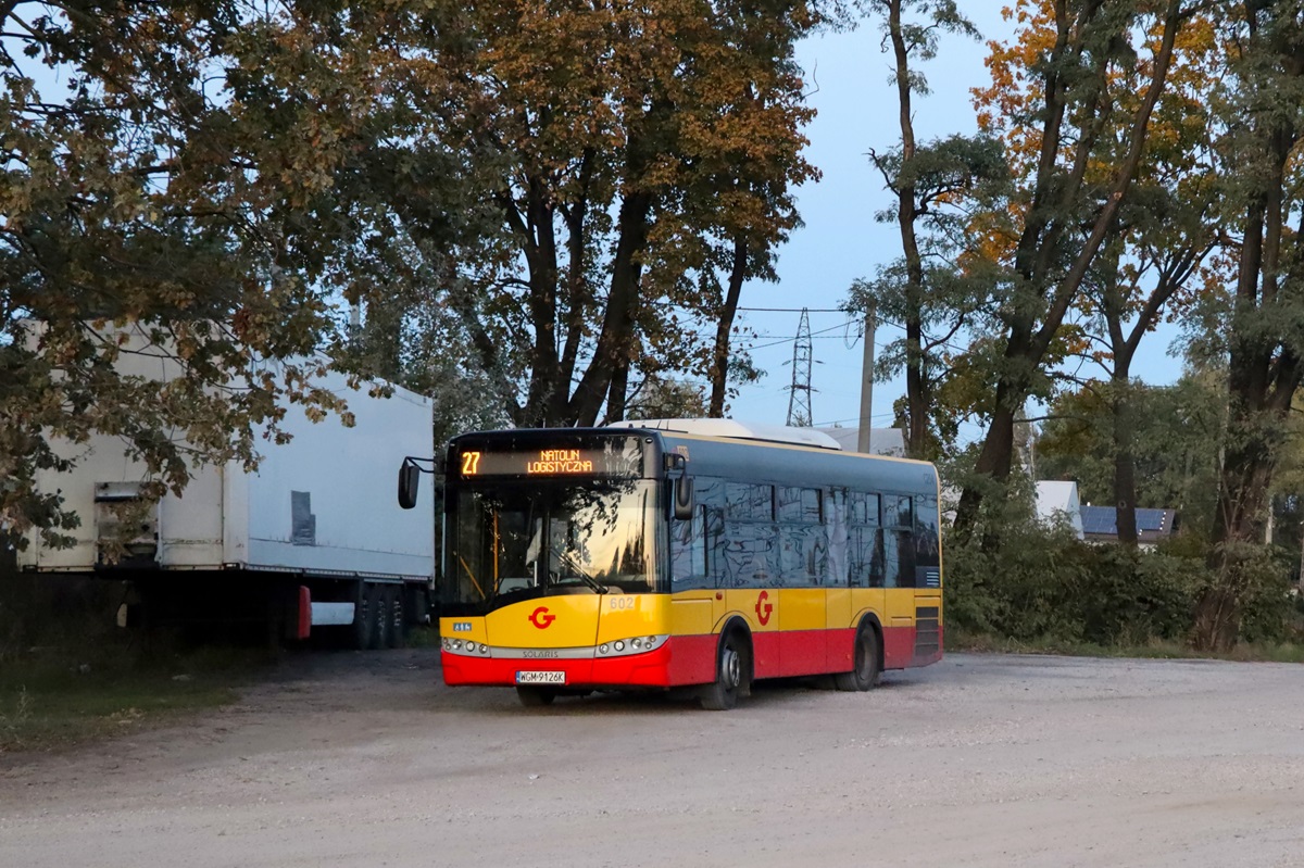 602 (24029)
Solaris przyjechaĹ na miejsce odpoczynku i oczekuje na przejazd na przystanek âGrodzisk Maz. RokiciaĹska 01â gdzie rozpocznie wykonywaÄ kurs linii numer 27: Grodzisk Maz. RokiciaĹska (17:45)-Chlebnia Logistyczna Raben (18:01)-Grodzisk Maz. RokiciaĹska (18:19). 
