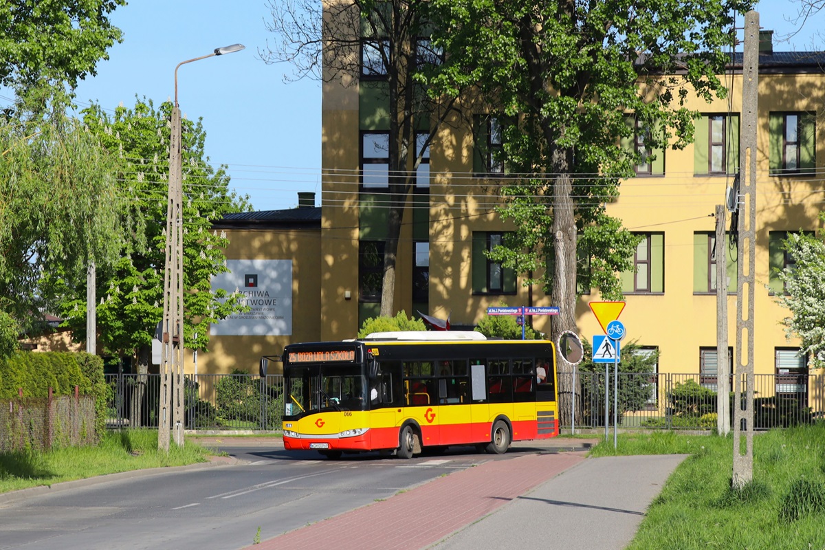 066 (24021)
Solaris jedzie jako kurs linii numer 25: Grodzisk Maz. Dw. PKP (16:35)-BoĹźa Wola SzkoĹa (17:31). 
