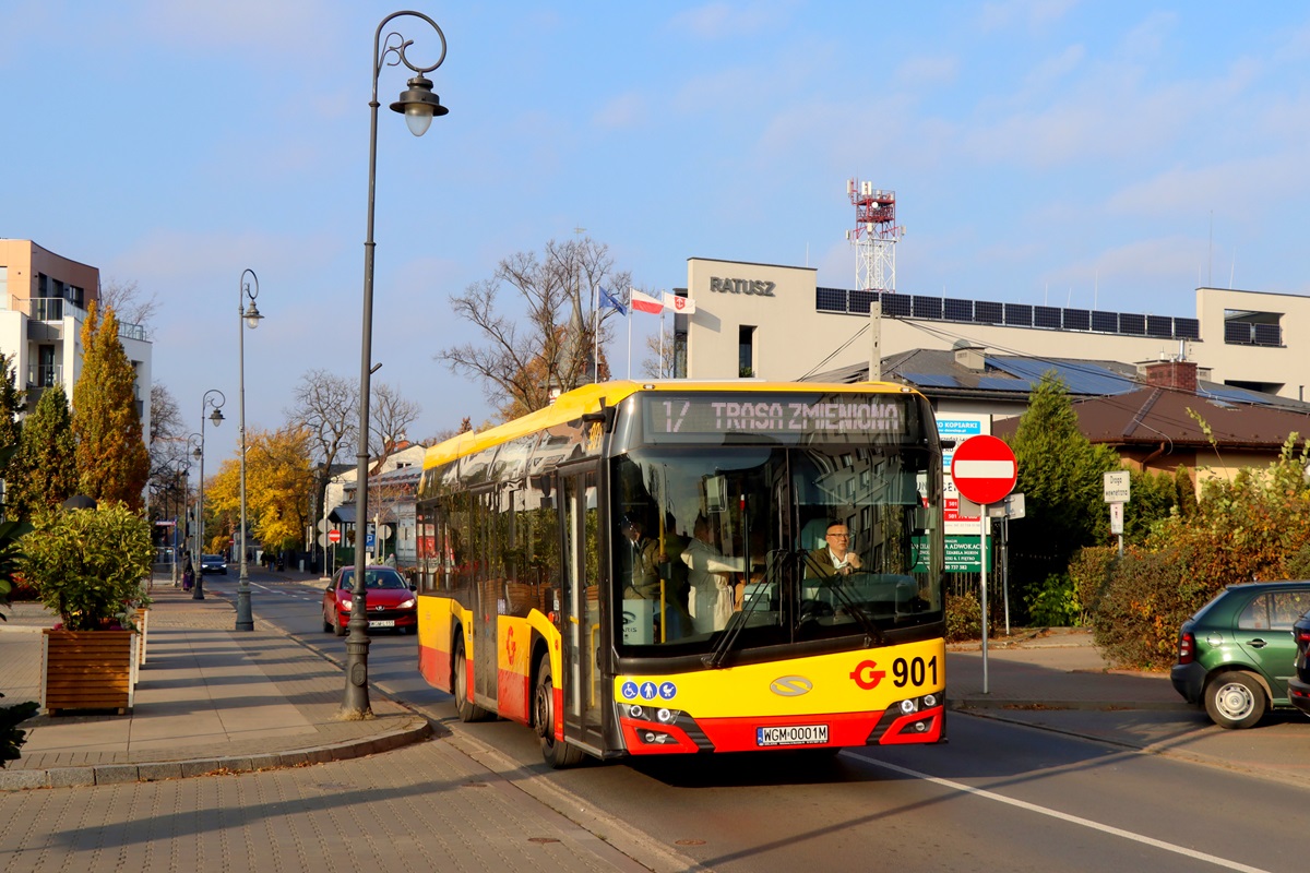 901 (24081)
Solaris jedzie jako kurs linii numer 17: OtrÄbusy WKD (12:49)-Grodzisk Maz. Szpital (13:40). 
