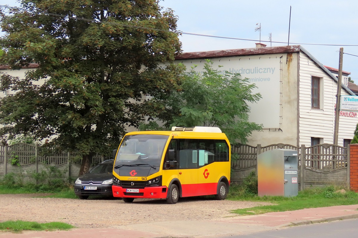 143 (22127)
Karsan stoi na parkingu w okolicach StawĂłw Walczewskiego.

