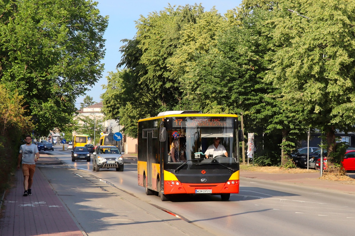 126 (80424)
ZAZ jedzie jako kurs linii numer 17: OtrÄbusy WKD (17:17)-Grodzisk Maz. CheĹmoĹskiego PKS (17:46). Pozdrowienia dla Kierowcy! 
