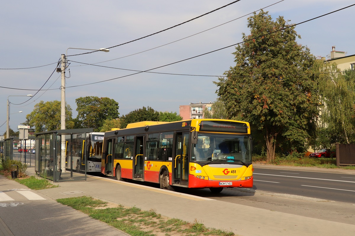 80276 (451)
Scania stoi na przystanku âPruszkĂłw Os. Staszica Plantowaâ w oczekiwaniu na wykonanie kursu linii numer 1: PruszkĂłw Os. Staszica Plantowa (17:25)-PKP PruszkĂłw (17:33). Za niÄ stoi MAZ 203088 #20115 w oczekiwaniu na wykonanie kursu linii numer 6: PruszkĂłw Os. Staszica Plantowa (17:42)-PKP OĹźarĂłw Mazowiecki (18:13).
Słowa kluczowe: DziwadĹo