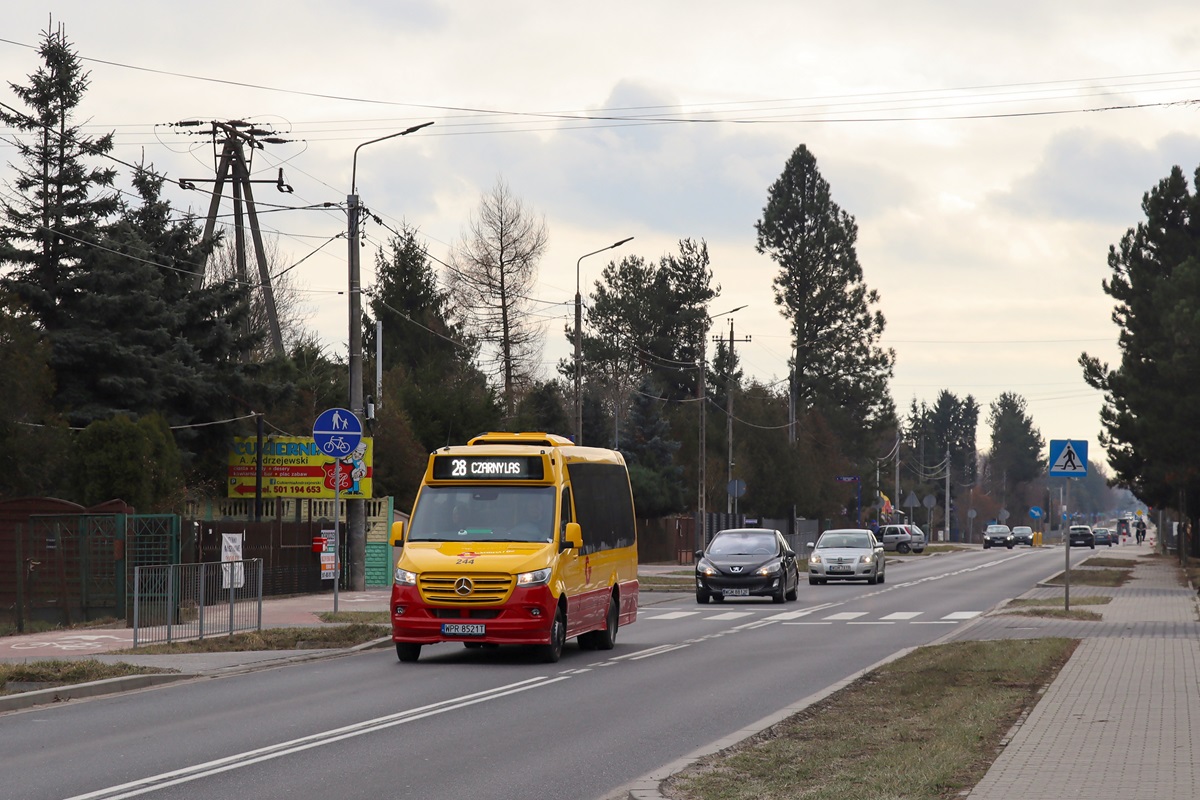 244
Sprinter jedzie jako kurs linii numer 28: Grodzisk Maz. Dw. PKP (12:20)-Czarny Las Platanowa (12:44)-Grodzisk Maz. Dw. PKP (13:13). Pozdrowienia dla Kierowcy! 
