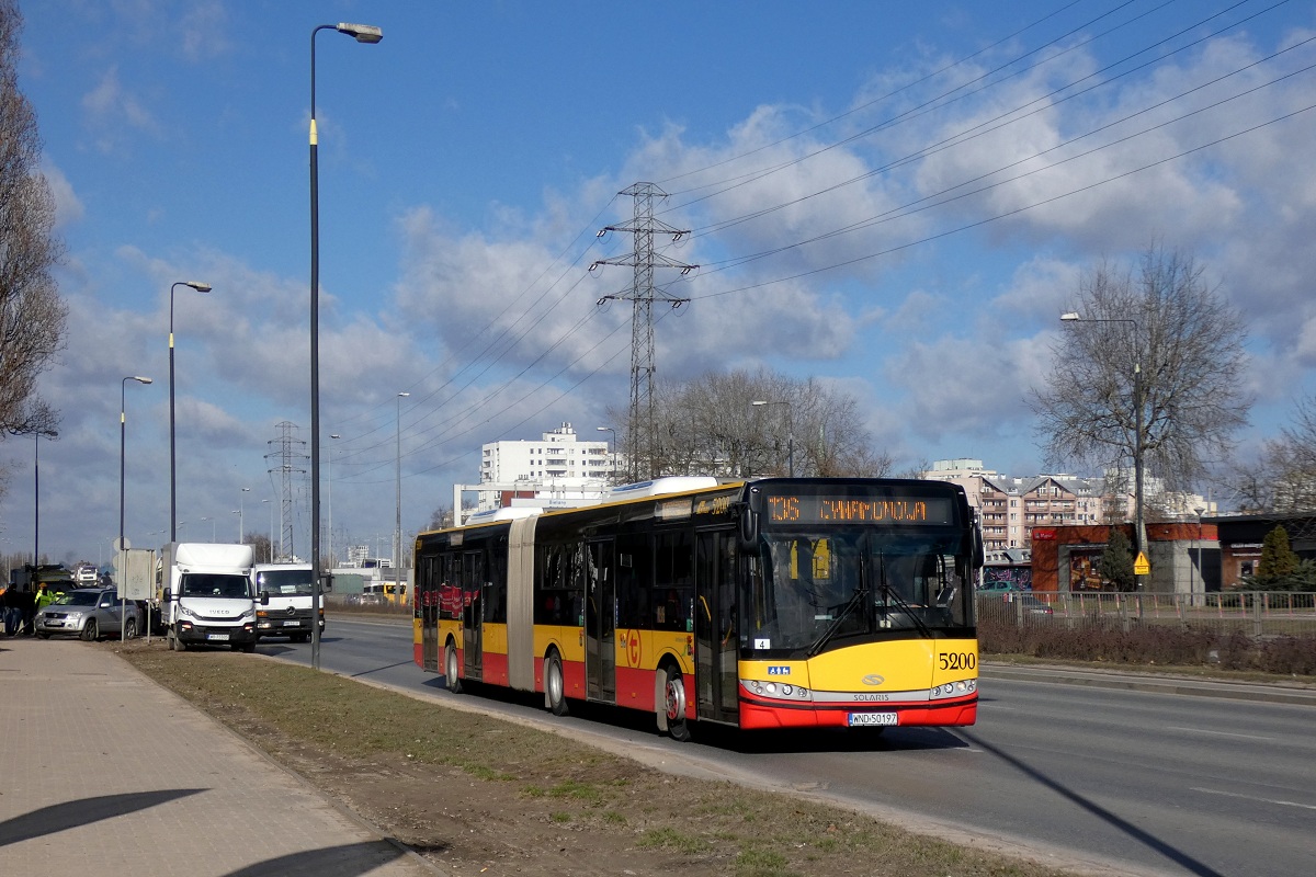 5200
Solaris jedzie w obsĹudze kursu linii numer 136 w relacji MĹynĂłw (12:20)-Cynamonowa (13:17).
