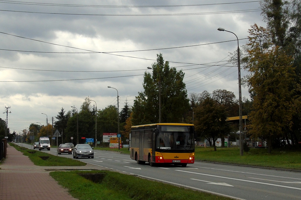 60012
MAZ zaraz zjedzie na stacjÄ paliwowÄ PKS-u gdzie zakoĹczy obsĹugÄ kursu "5172" linii numer 2 w relacji MakĂłwka (14:00)-Grodzisk Maz. CheĹmoĹskiego PKS (14:08).  
Słowa kluczowe: DziwadĹo