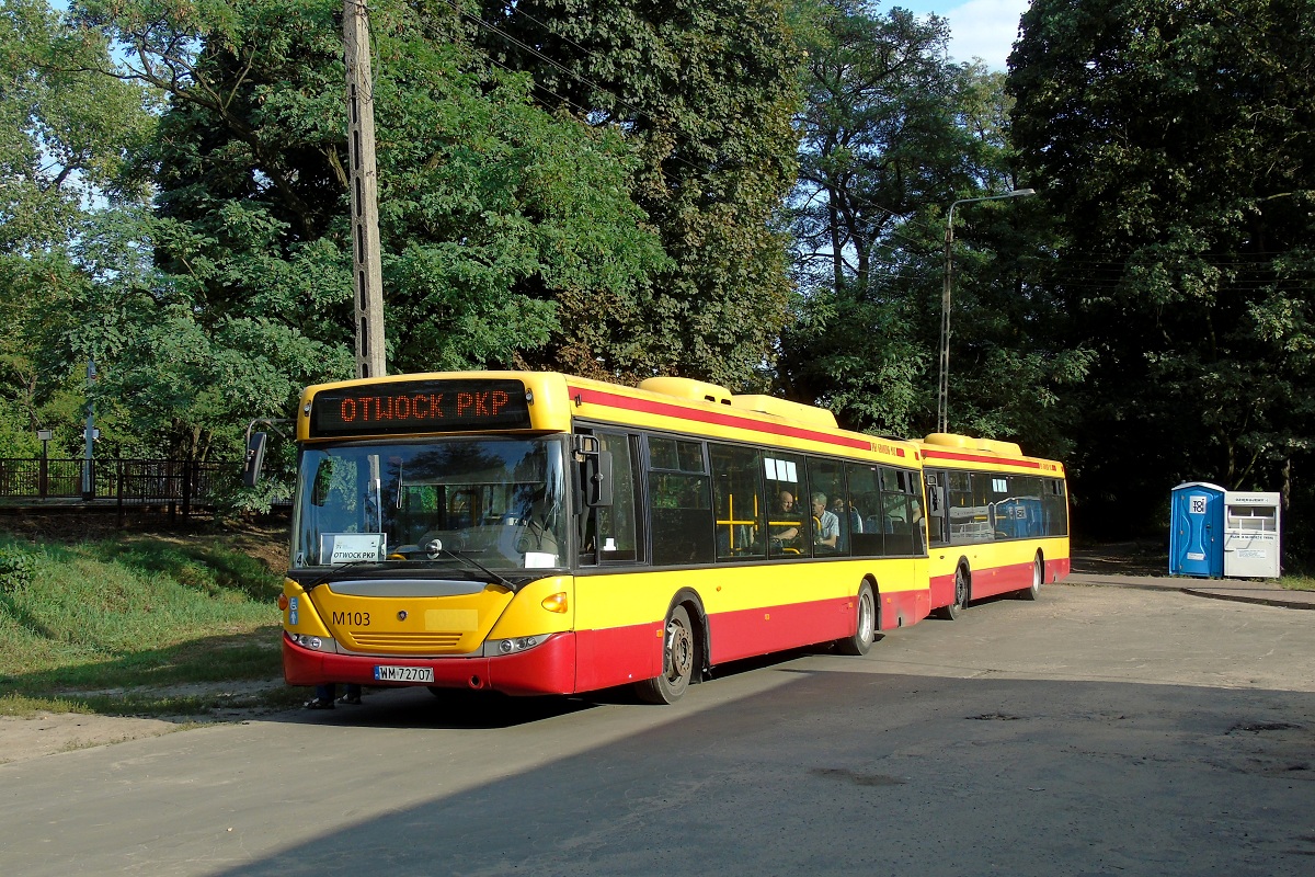 M103 (80281)
Scanie #M103 (80281) i #M101 (80278) oczekujÄ na rozpoczÄcie kursu linii zastÄpczej KM ZR7 w relacji PKP Ĺwider (17:05)-PKP Otwock (17:12). 
