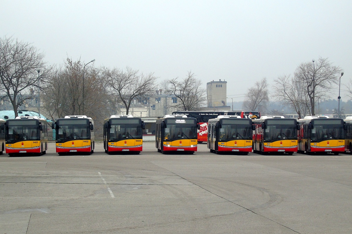 9401
Od lewej stojÄ: Solaris Urbino 12 Hybrid #9401, Solaris Urbino 12 Hybrid #9402, Solaris Urbino 12 Hybrid #9404, Solaris Urbino 12 #9458, Solaris Urbino 12 #9445, Solaris Urbino 12 #9415 i Solaris Urbino 12 #9423.
