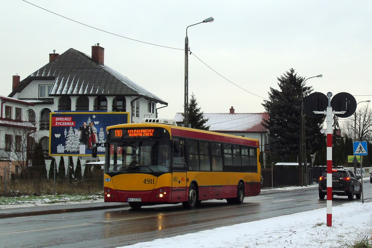 4911
Jelcz jedzie w obsĹudze kursu linii numer 110 w relacji Metro Marymont (10:44)-Cmentarz PĂłĹnocny-Brama Zachodnia (11:10). 
Słowa kluczowe: M121I