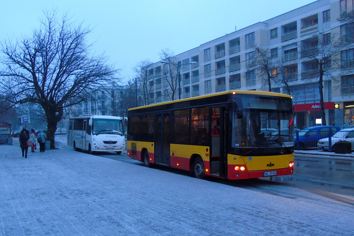 60012 
MAZ zakoĹczyĹ obsĹugÄ kursu linii podmiejskiej w relacji WalendĂłw (7:15)-PKP PruszkĂłw (7:51). NastÄpnie pojedzie w obsĹudze kursu linii podmiejskiej w relacji PKP PruszkĂłw (8:05)-Kajetany Centrum SĹuchu i Mowy (8:30). Za nim stoi Autosan Solina H7 #RT 36195 PKS Tarnobrzeg ktĂłra zakoĹczyĹa kurs linii miejskiej w relacji Domaniew Sklep (7:10)-PKP PruszkĂłw (7:50). NastÄpne pojedzie w obsĹudze kursu linii miejskiej w relacji PKP PruszkĂłw (8:00)-Domaniew Sklep (8:35). 
