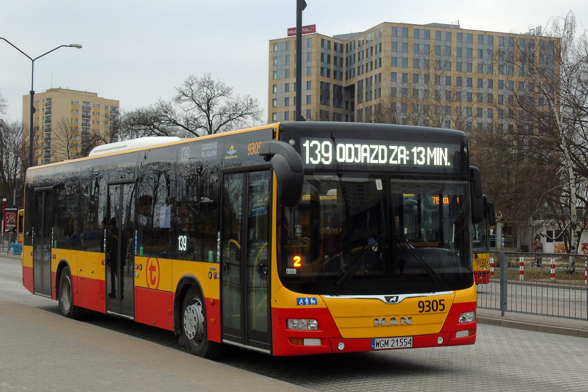 9305
MAN zakoĹczyĹ obsĹugÄ kursu linii numer 139 w relacji OgrĂłd Botaniczny (11:42)-Metro Wilanowska (12:11). NastÄpnie pojedzie w obsĹudze kursu linii numer 139 w relacji Metro Wilanowska (12:27)-OgrĂłd Botaniczny (12:53). 
