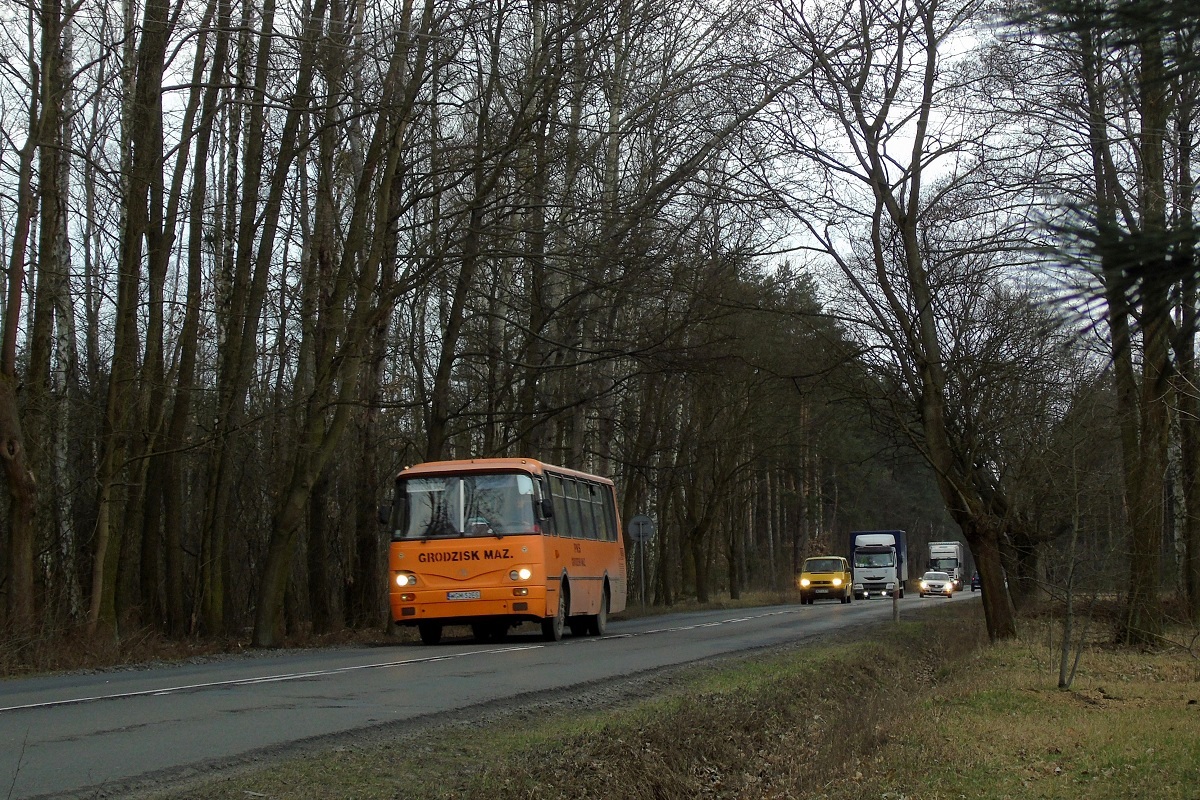 40135
HadziewiÄtka jedzie w obsĹudze kursu "20" linii podmiejskiej w relacji MszczonĂłw Rynek (13:50)-Grodzisk Maz. Dw. PKP (14:23). 
Słowa kluczowe: H9-21
